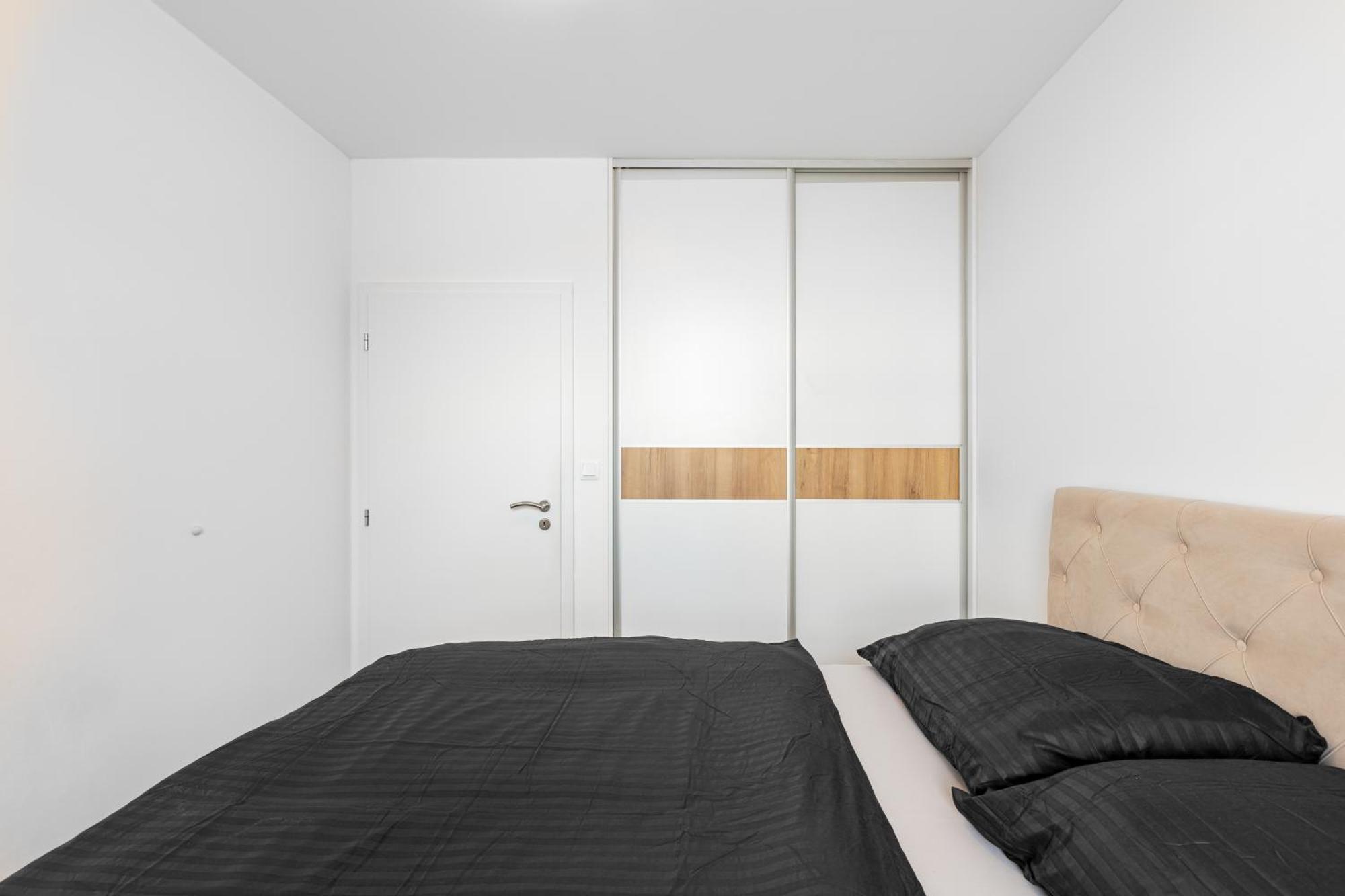 Leo Apartment - Ac & Free Parking 布拉迪斯拉发 外观 照片