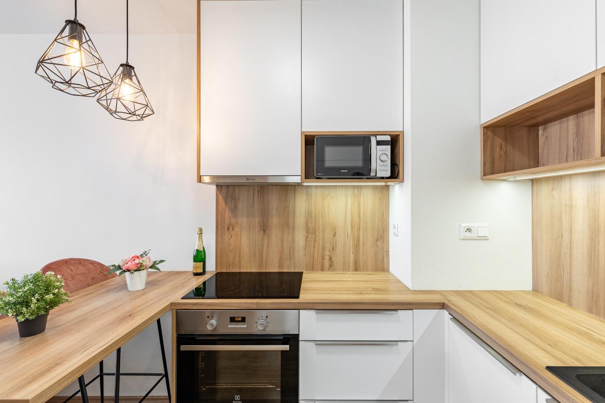 Leo Apartment - Ac & Free Parking 布拉迪斯拉发 外观 照片