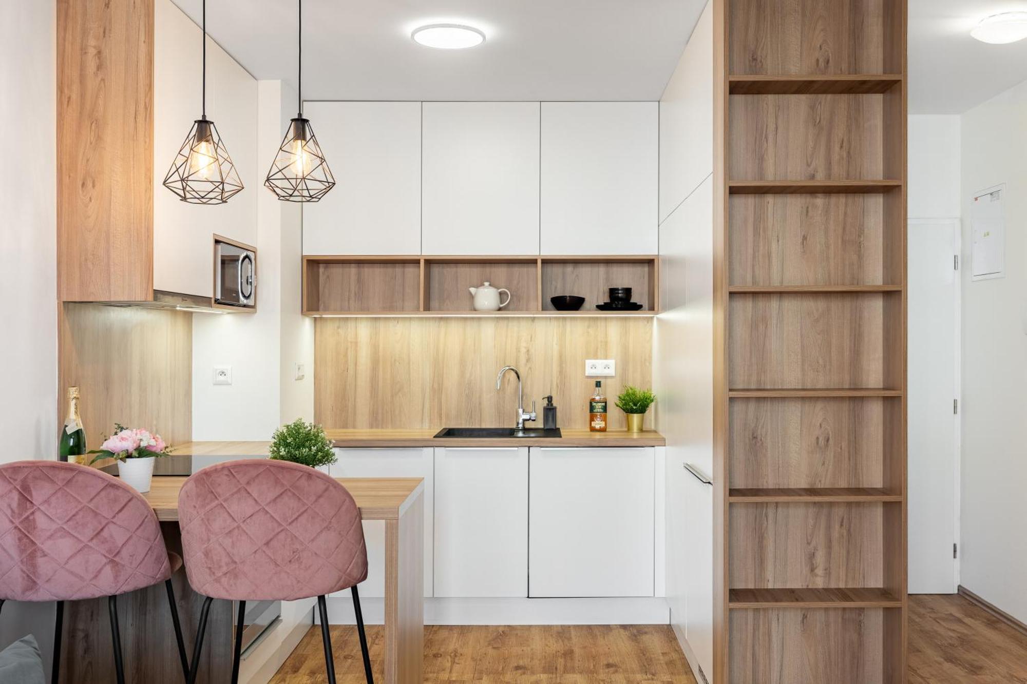 Leo Apartment - Ac & Free Parking 布拉迪斯拉发 外观 照片